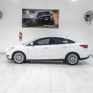 Ford Focus Titanium Powershift